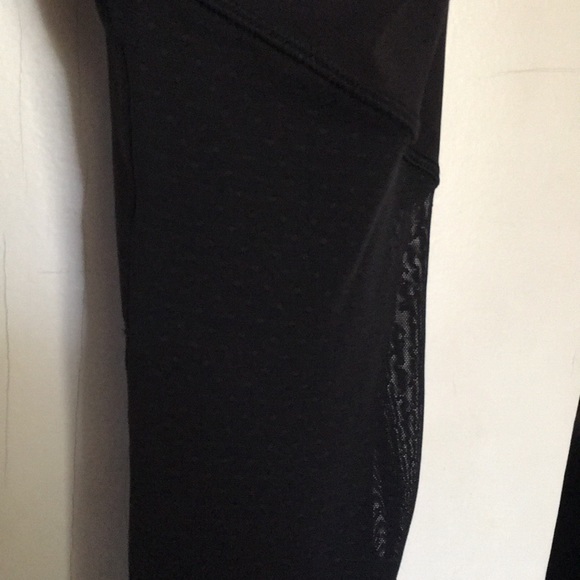 lululemon leggings with mesh dotted paneling - Picture 4 of 5